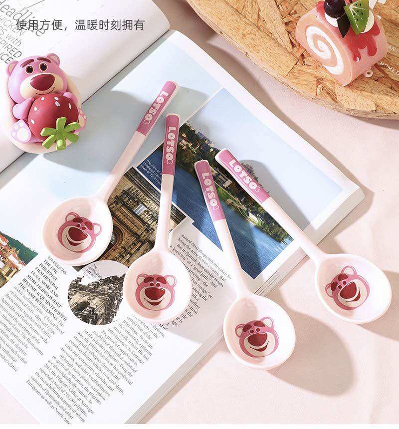 Muỗng sứ Gấu Dâu Lotso