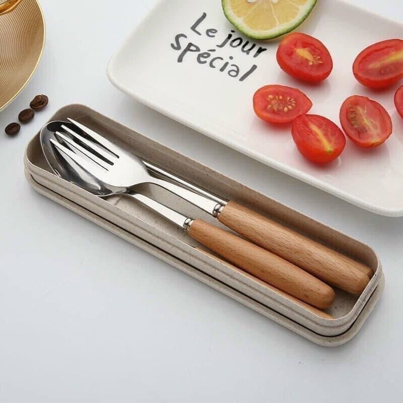Bộ đũa thìa dĩa inox kèm hộp đựng