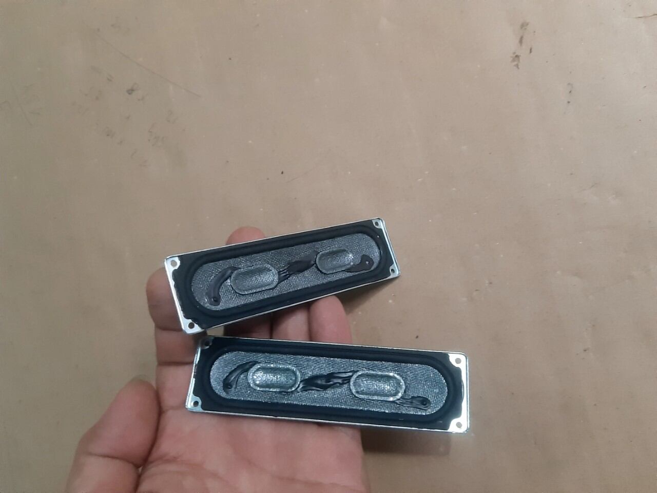 loa Toàn dải tivi