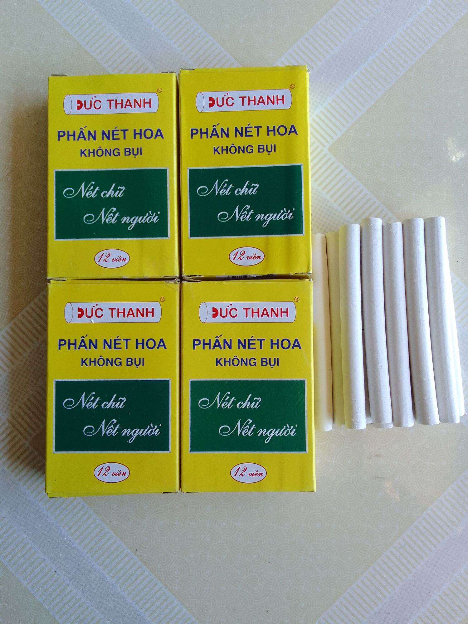Phấn trắng và phấn màu viết bảng không bụi Đức Thanh