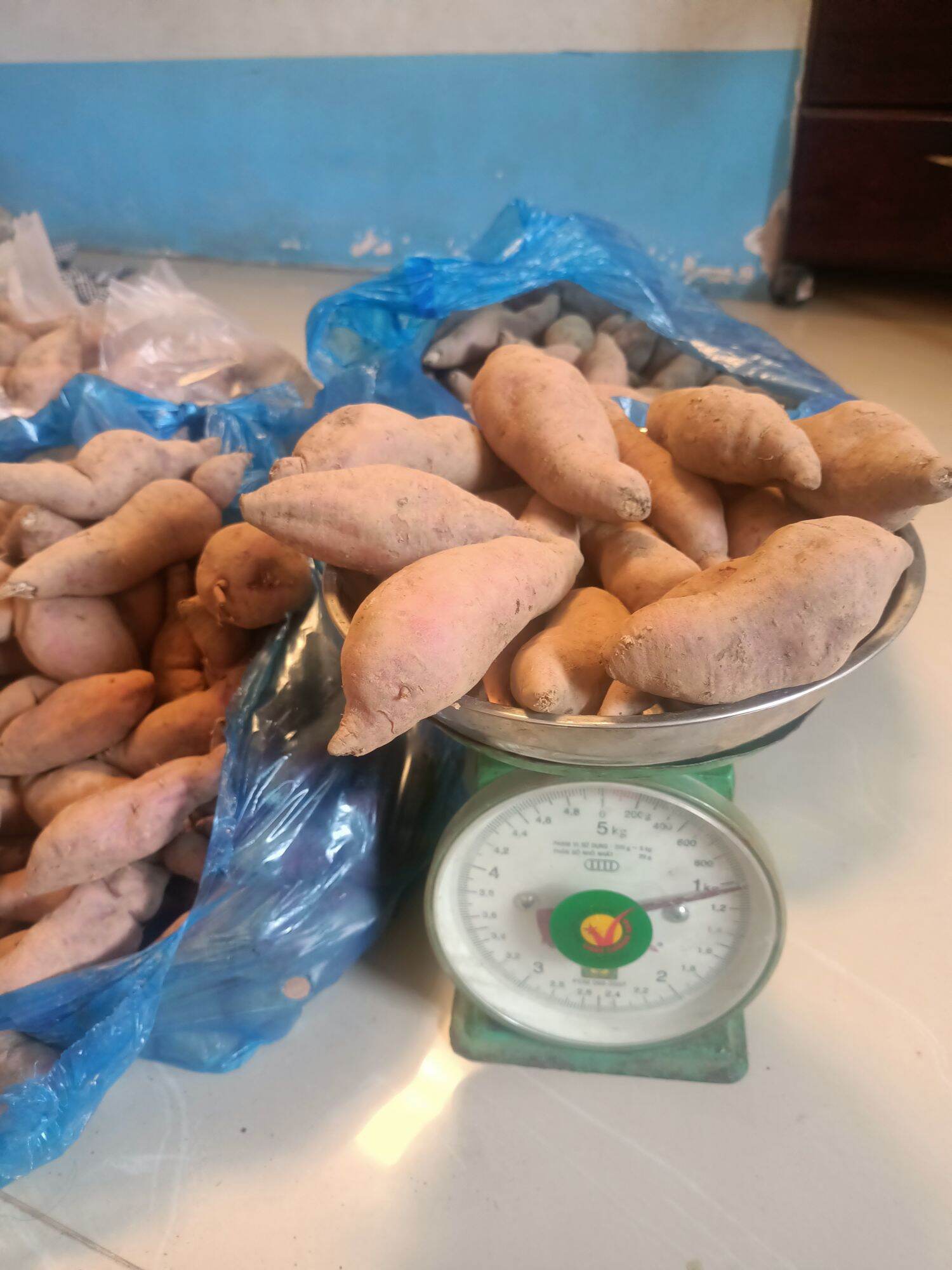 Combo 2 KG KHOAI LANG DƯƠNG NGỌC (loại 2, củ to vừa 12 - 13 củ/kg)