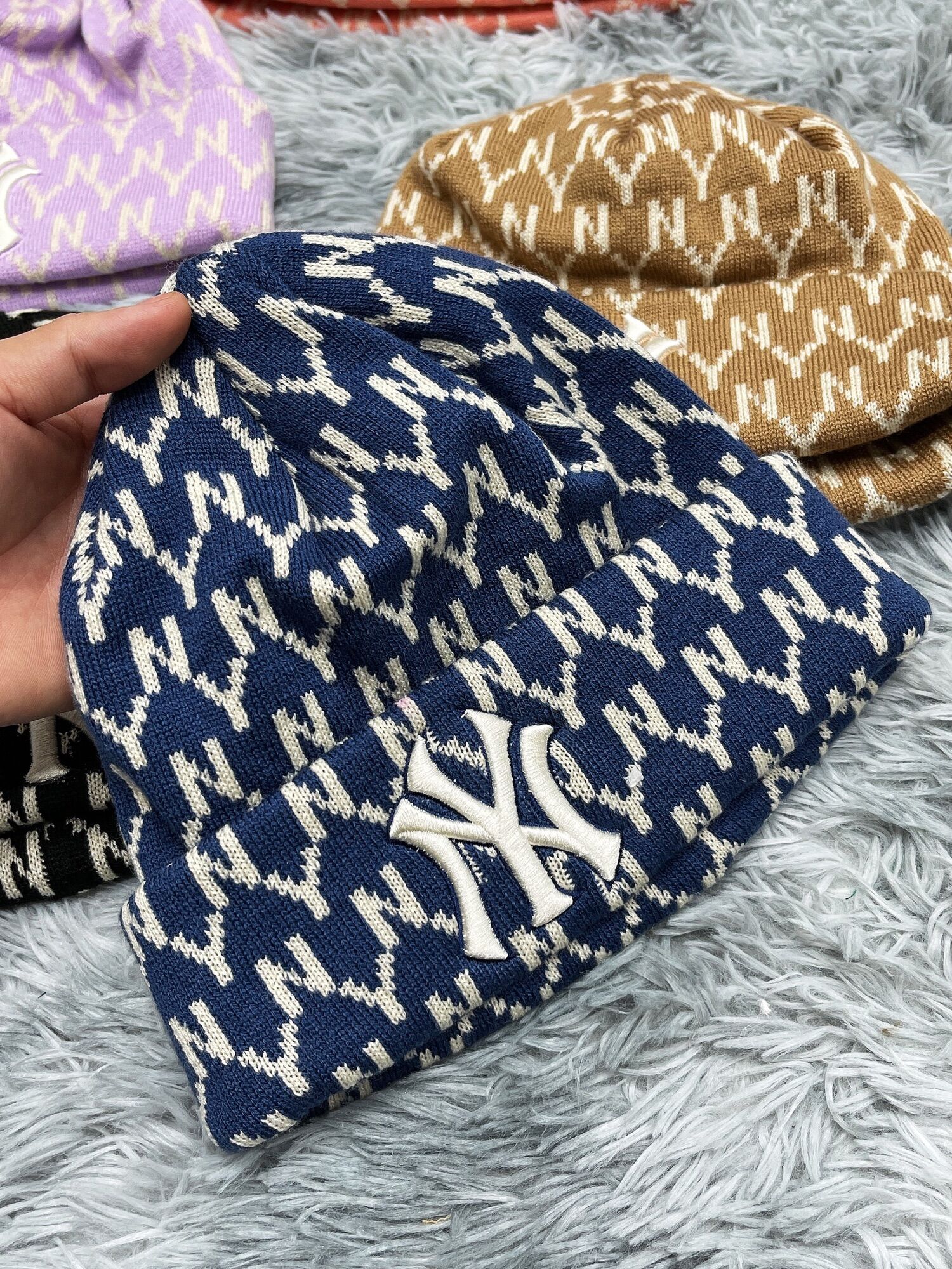 Mũ Len MLB hoạ tiết monogram dư sịn logo siêu nét