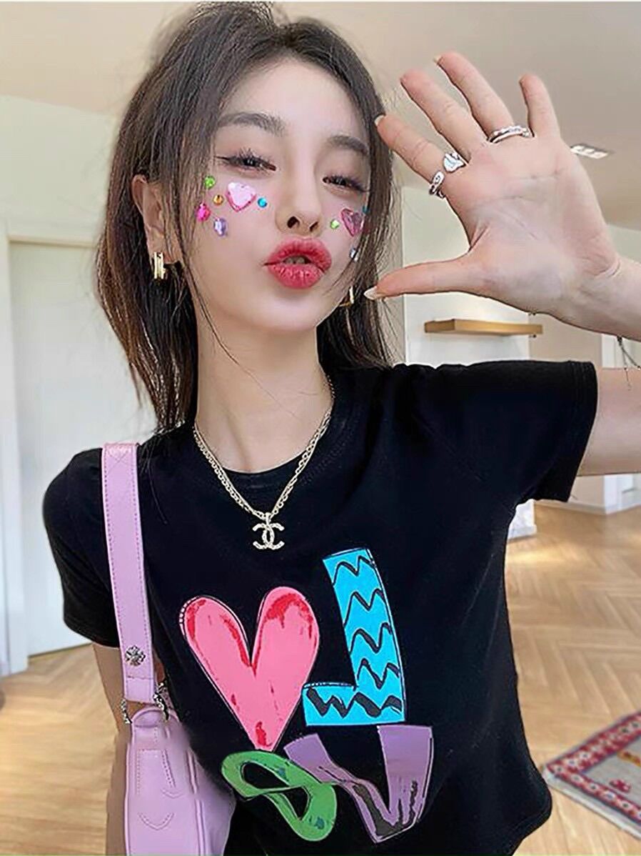 Áo croptop LOVE BG