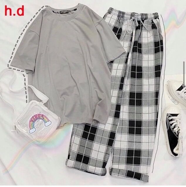 Sét áo trơn tay lỡ +quần kẻ karo