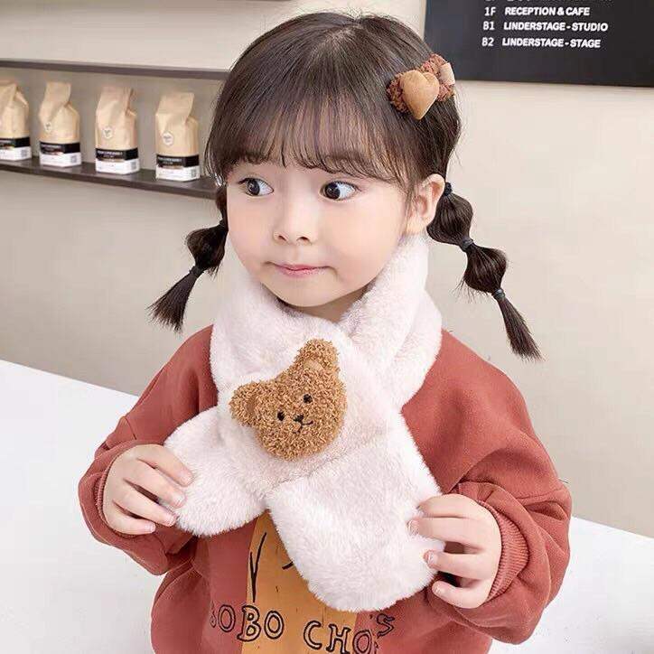 Khăn len lông quàng cổ cho bé đính gấu dễ thương