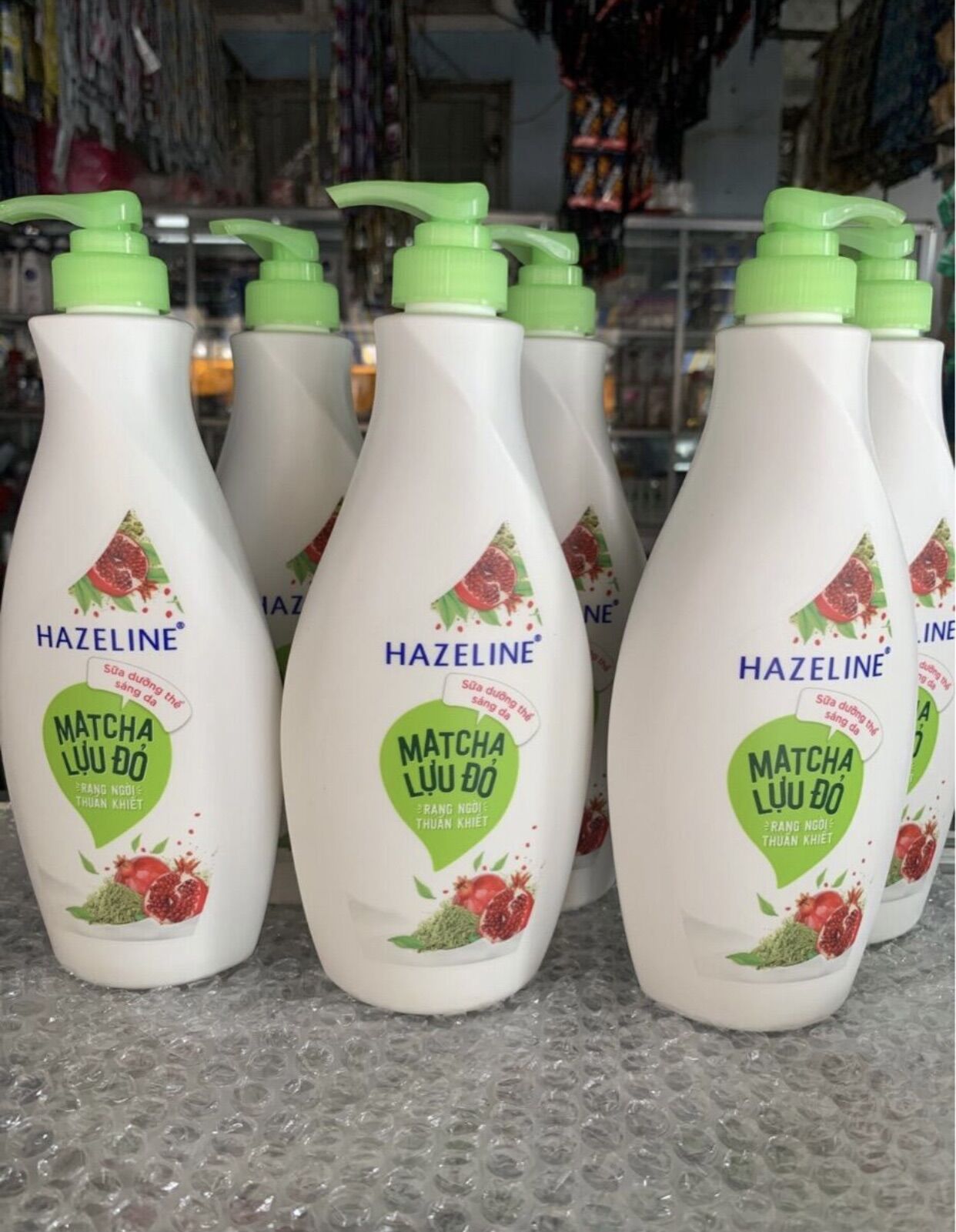Sữa dưỡng thể Hazeline matcha lựu đỏ 370ml