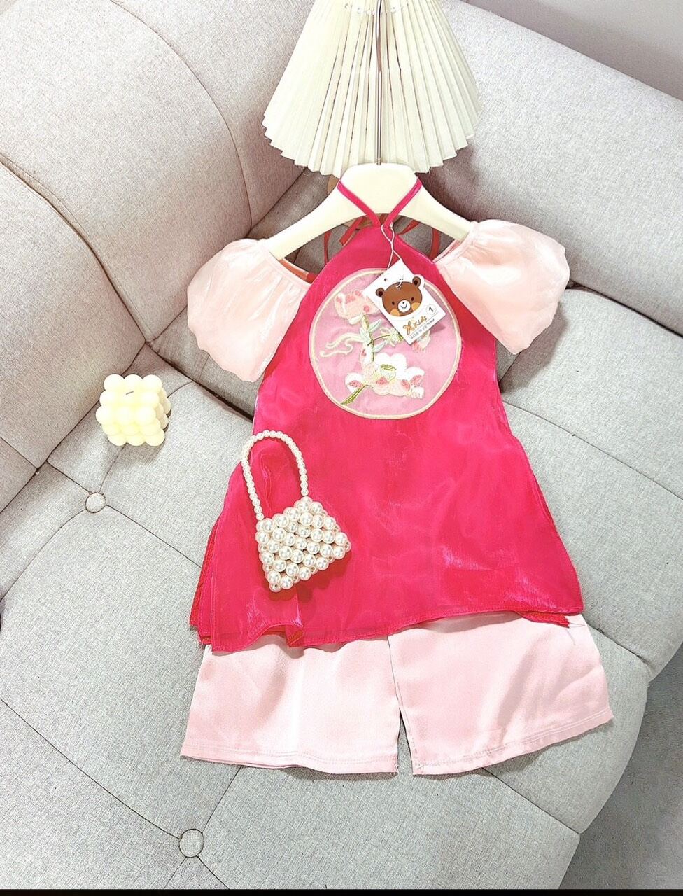Áo dài cách tân lụa tơ xu hướng xuân cho bé gái 10-20kg
