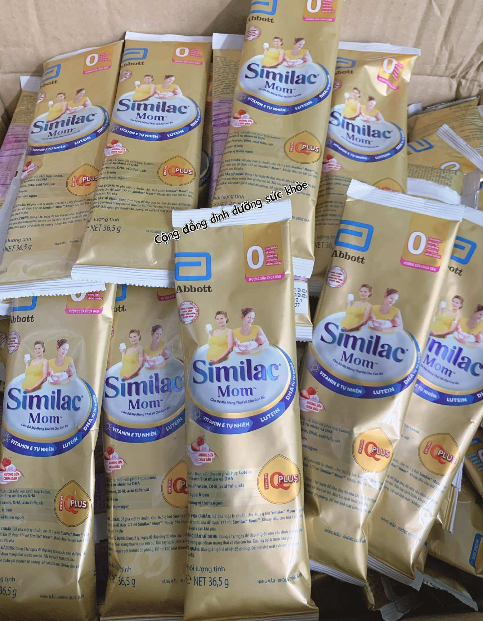 Combo 10 gói Sữa bầu Similac mom hương sữa chua dâu DHA và Cholin, Iốt giúp tăng cường não bộ thai nhi