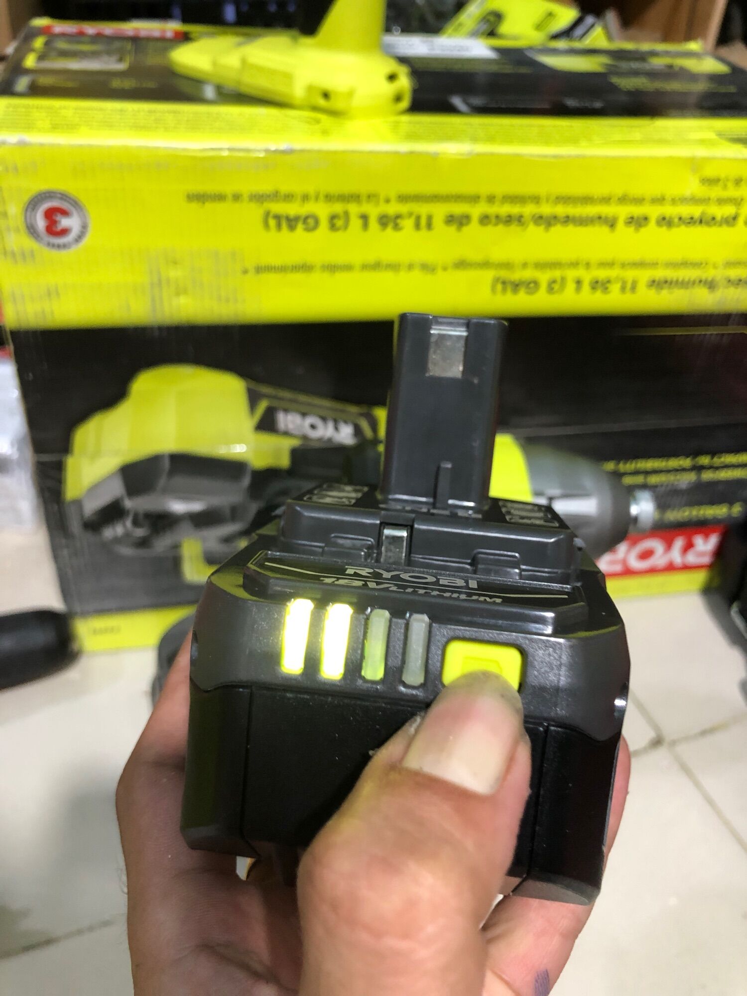 Pin ryobi 4ah hp mới 100% mỹ về