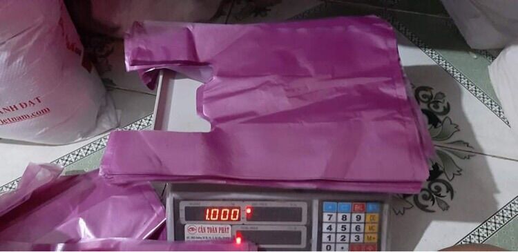 1kg túi nilon bóng, nilon gai, túi xốp quai xách, túi gai có quai xách màu HỒNG (loại 2kg)