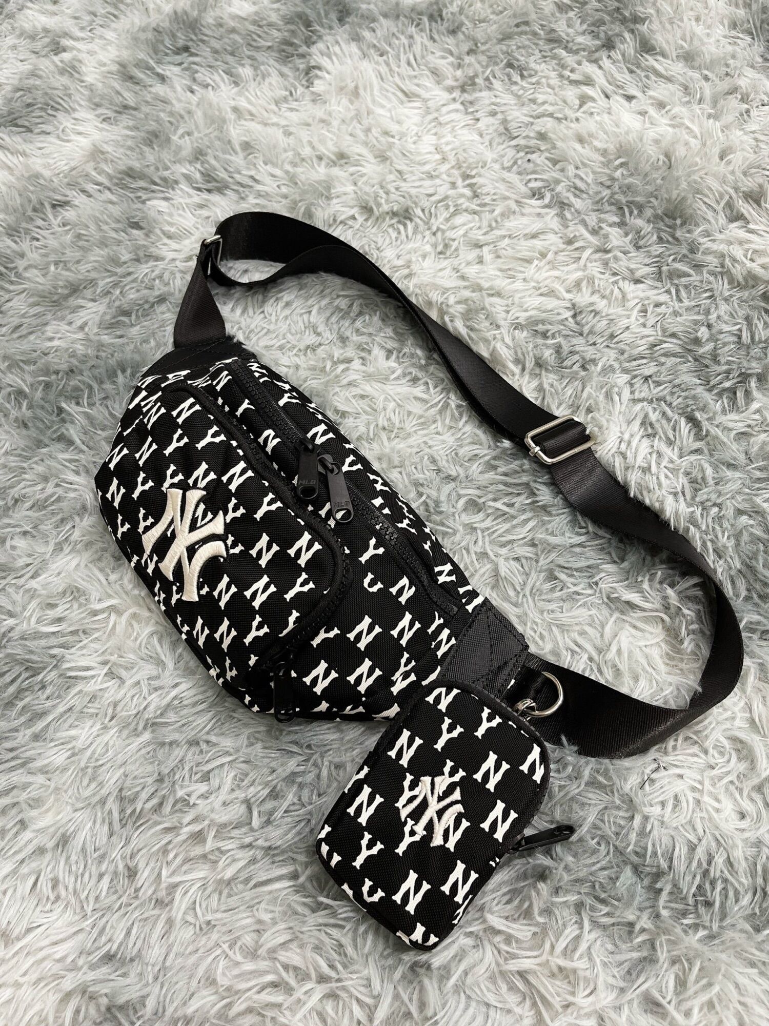 [3-5/8 Hoàn Tiền 25%]Túi đeo chéo M/L/B NY MEN mới onweb Unisex