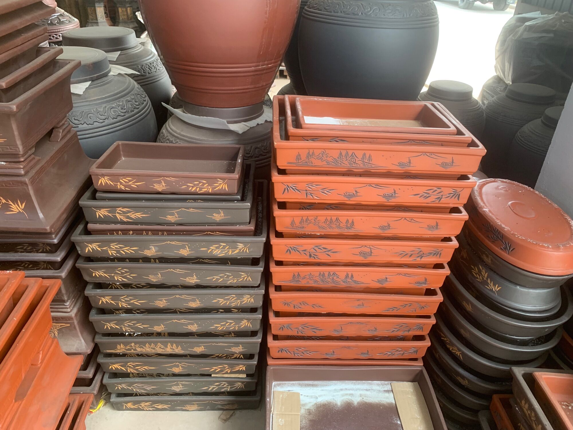 Chậu chữ nhật thả đá non bộ