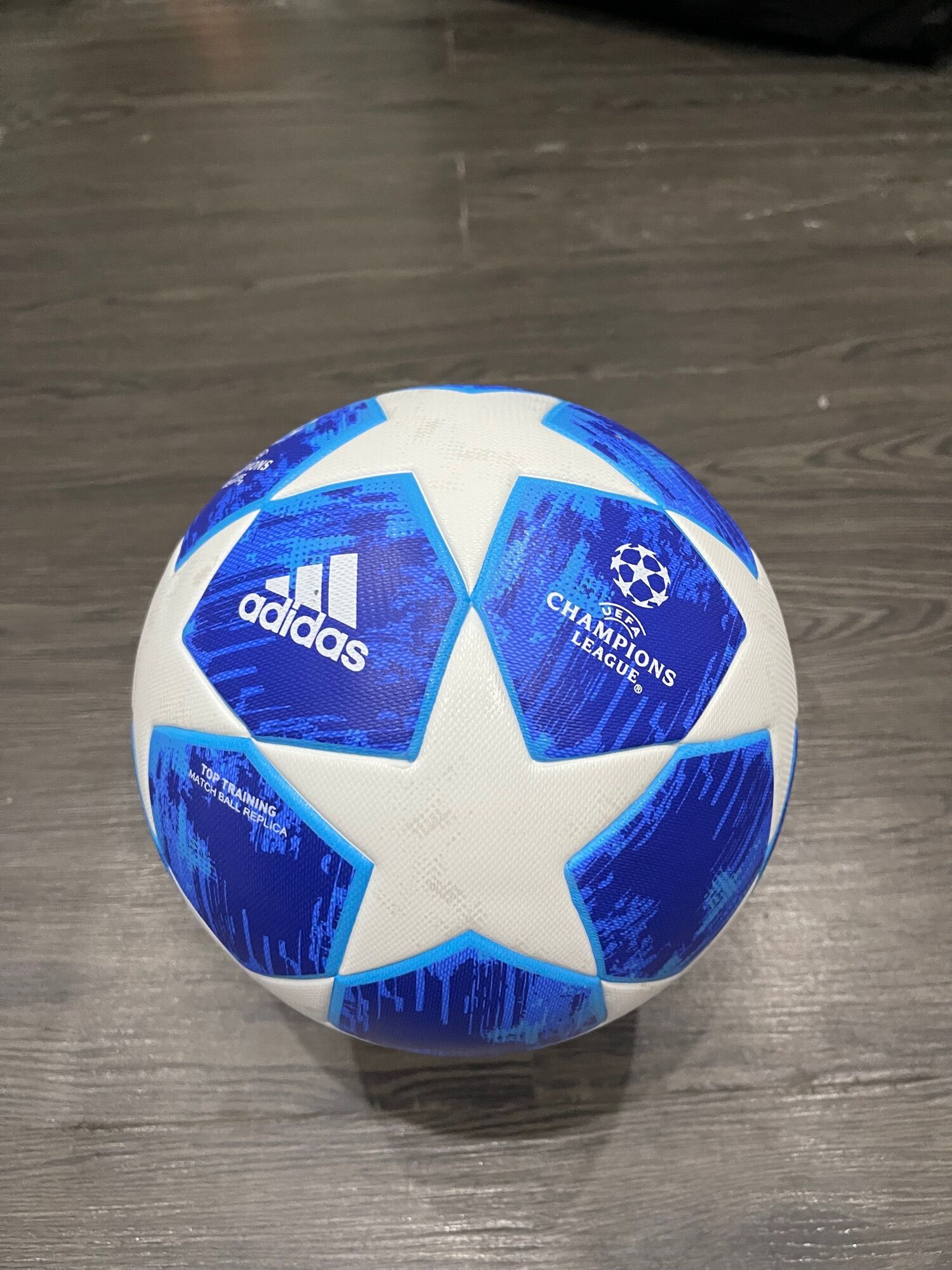 Bóng đúc cao cấp Cúp C1 Châu Âu Champions League( tặng kèm bơm,kim)