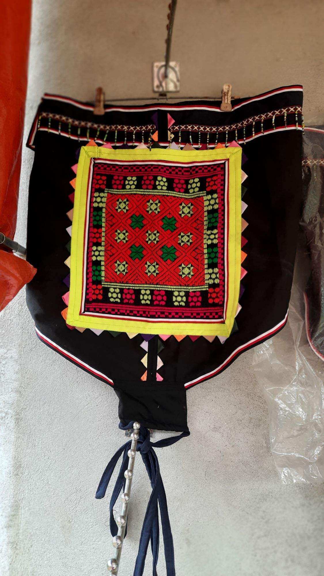 địu dân tộc , địu vải