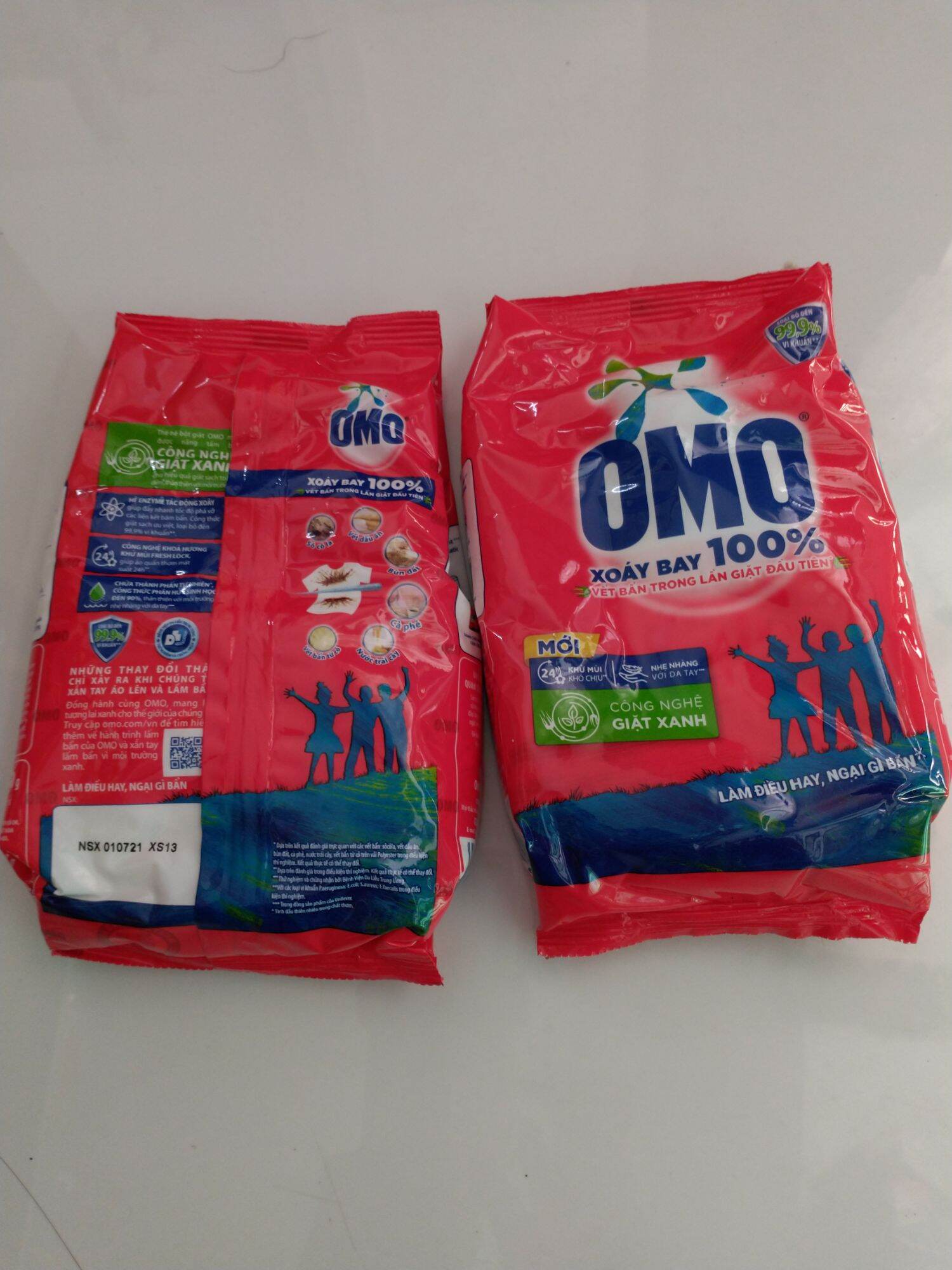 Combo 2 bịch bột giặt OMO 400 g