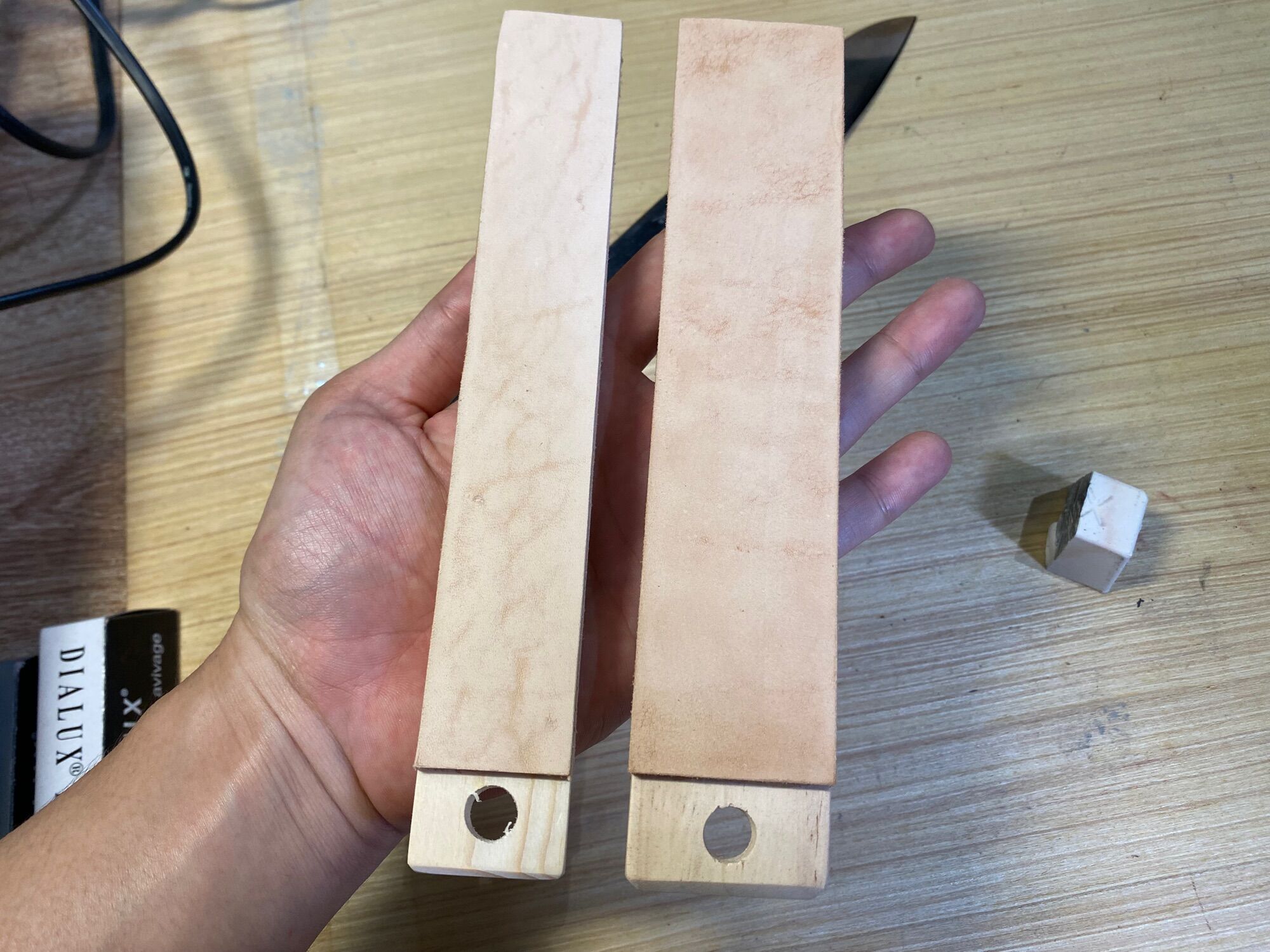 Que liếc dao bằng da mini EDC