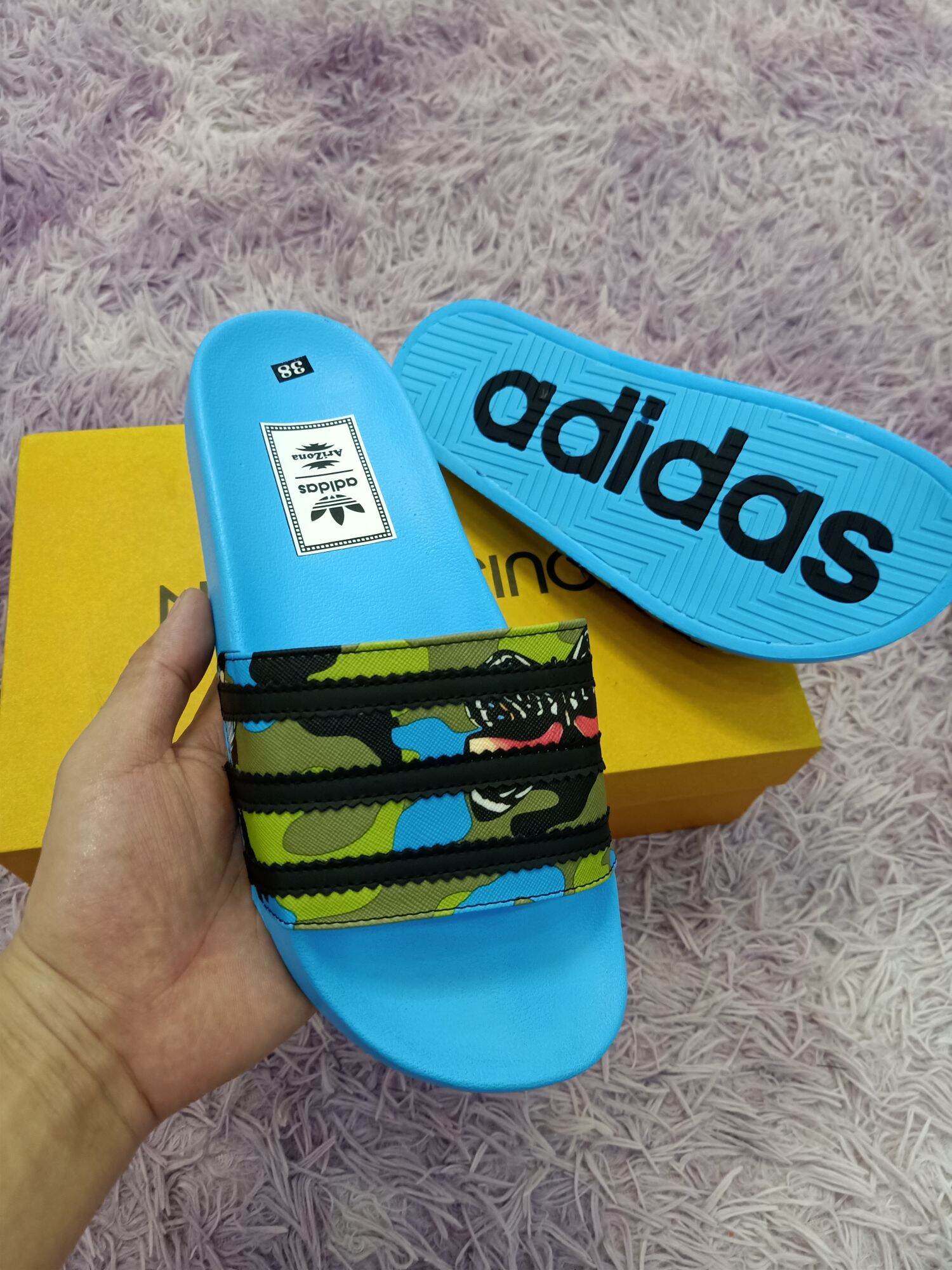 Dép  lê  Adidas   chuẩn  Hot  nhất  2021