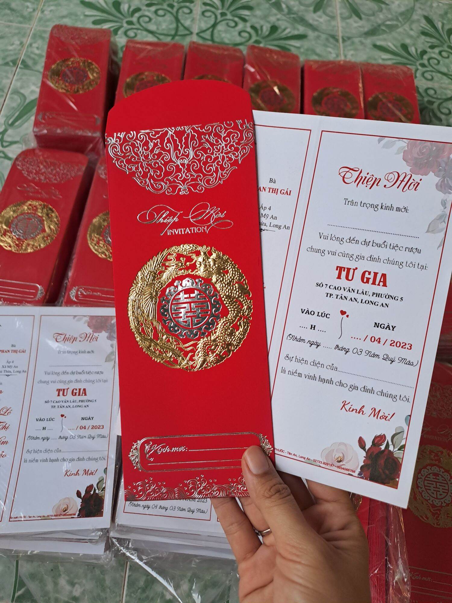 50 thiệp cưới giấy nhung truyền thống  đã in nội dung theo thông tin khách
