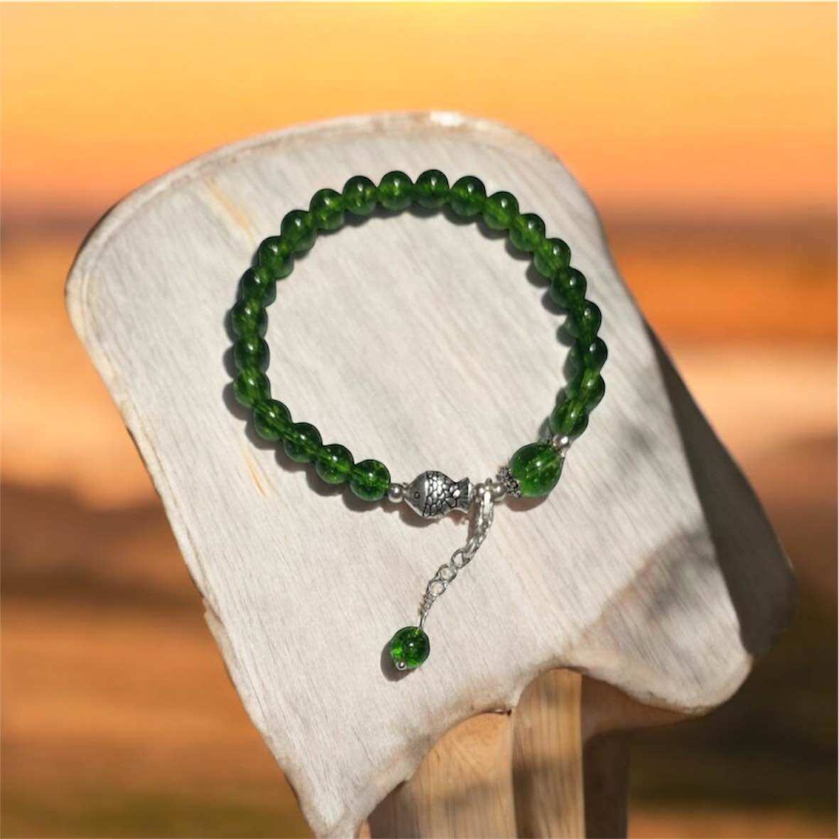 VÒNG TAY ĐÁ PPRIDOT, 100% đá tự nhiên, Đá peridot tượng trưng cho sức mạnh, khả năng sinh tồn và lòng bao dung, nhân hậu của con người Mạng Mộc.