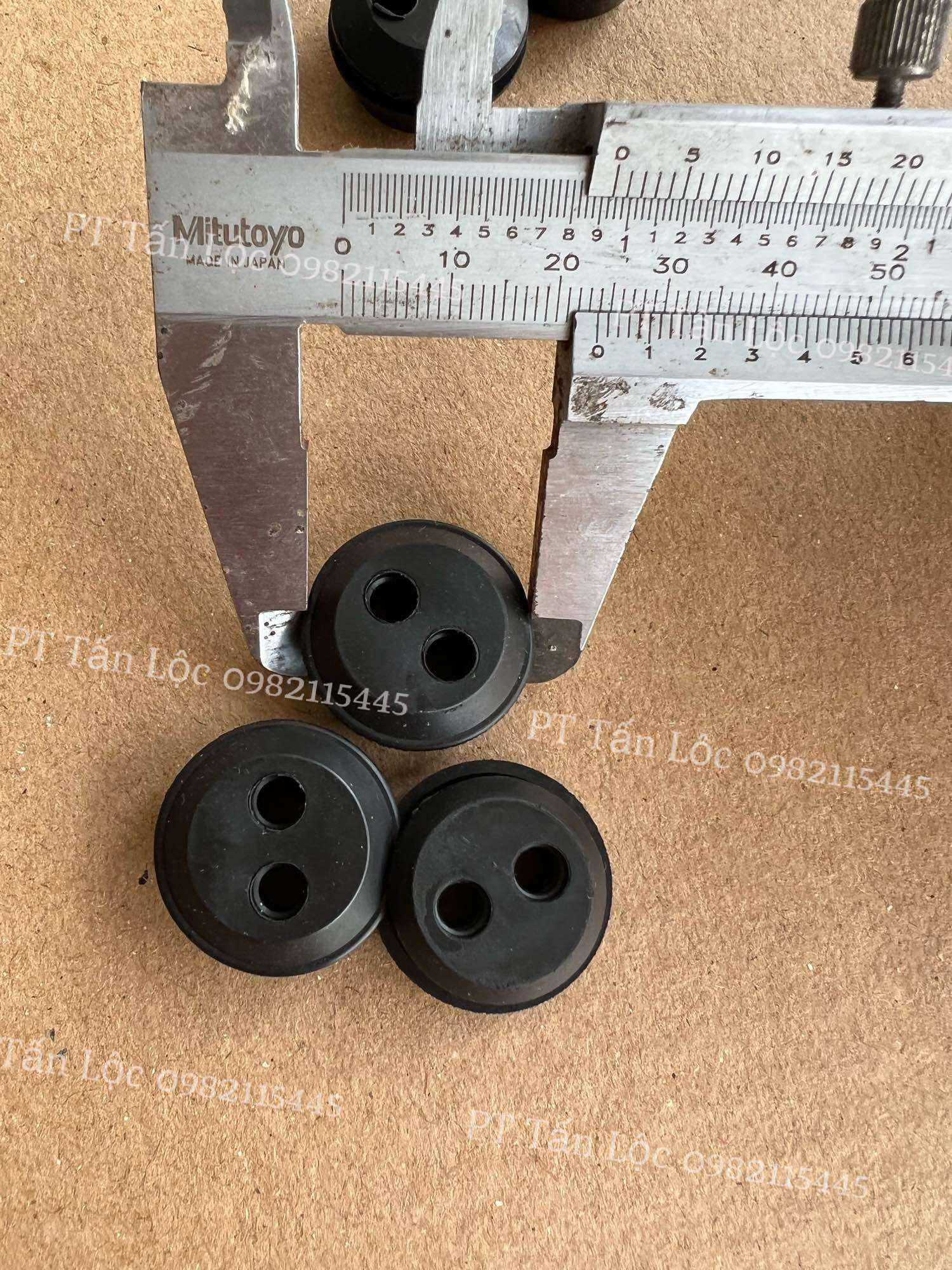 Cao su 2 lỗ - 3 lỗ nắp dây xăng máy cắt cỏ