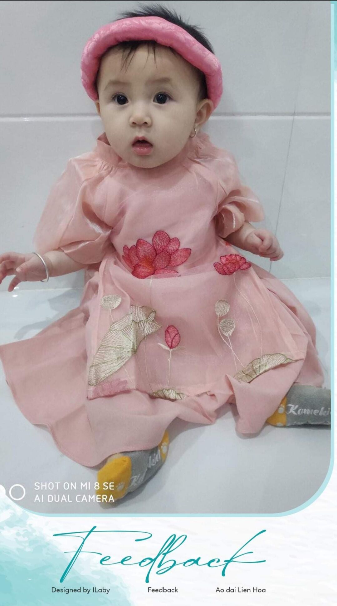 Áo dài cách tân hoa sen bé gái
