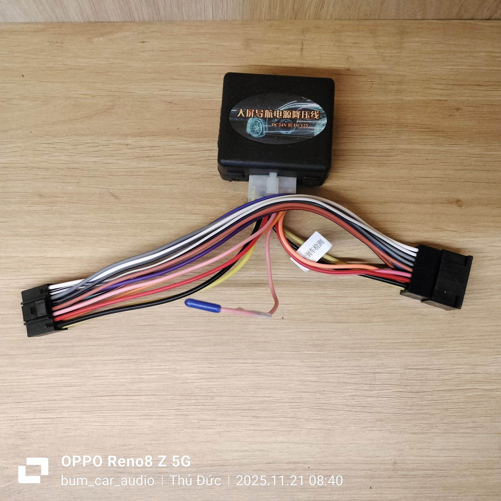 1 bộ giắc chuyển điện từ 24v về 12v ( 24vol sang 12vol ) dùng để lắp màn hình androi cho xe tải lớn sài điện áp 24 vol