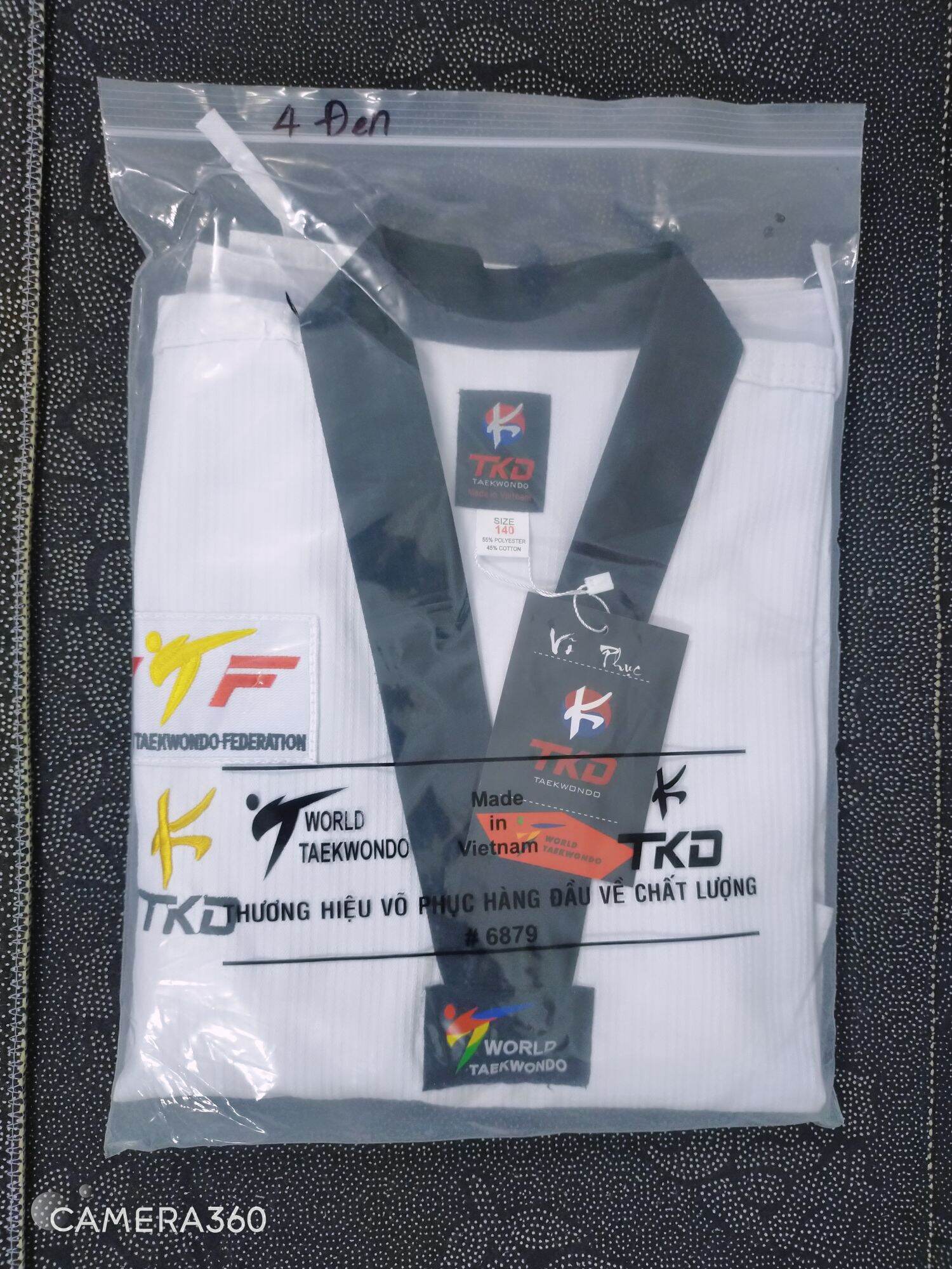 Võ phục taekwondo vải sọc giá rẻ - miễn phí vận chuyển