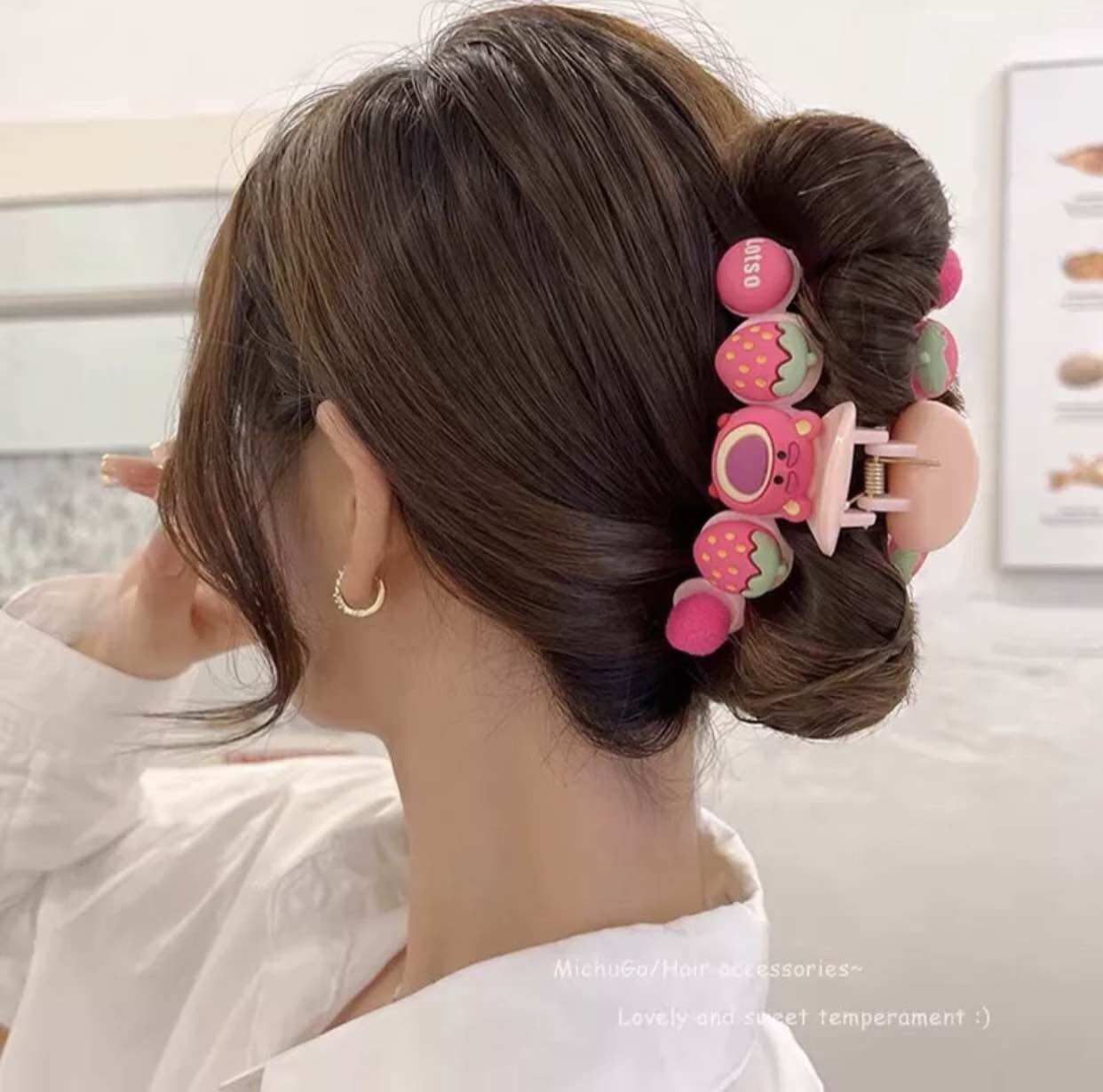 Kẹp tóc gấu dâu Lotso siêu đáng yêu dành cho bạn gái Daisy