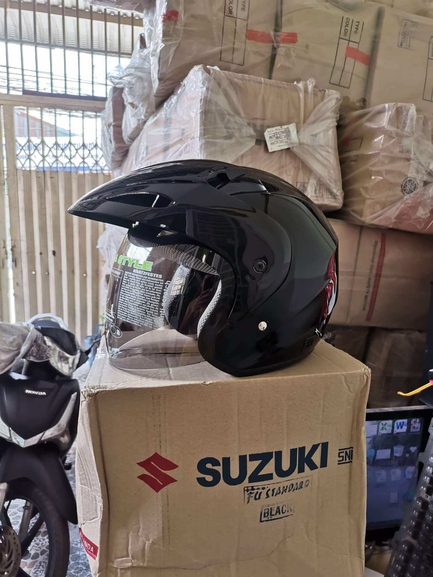 Nón suzuki 3/4 nhập khẩu theo xe