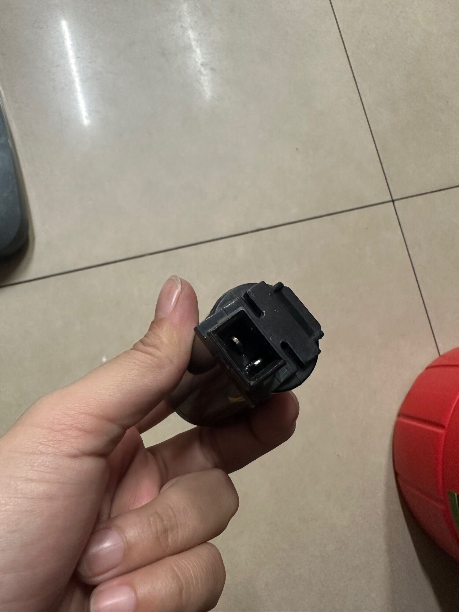 MÔ TƠ BƠM NƯỚC RỬA KÍNH FORD TRANSIT 2008-2021