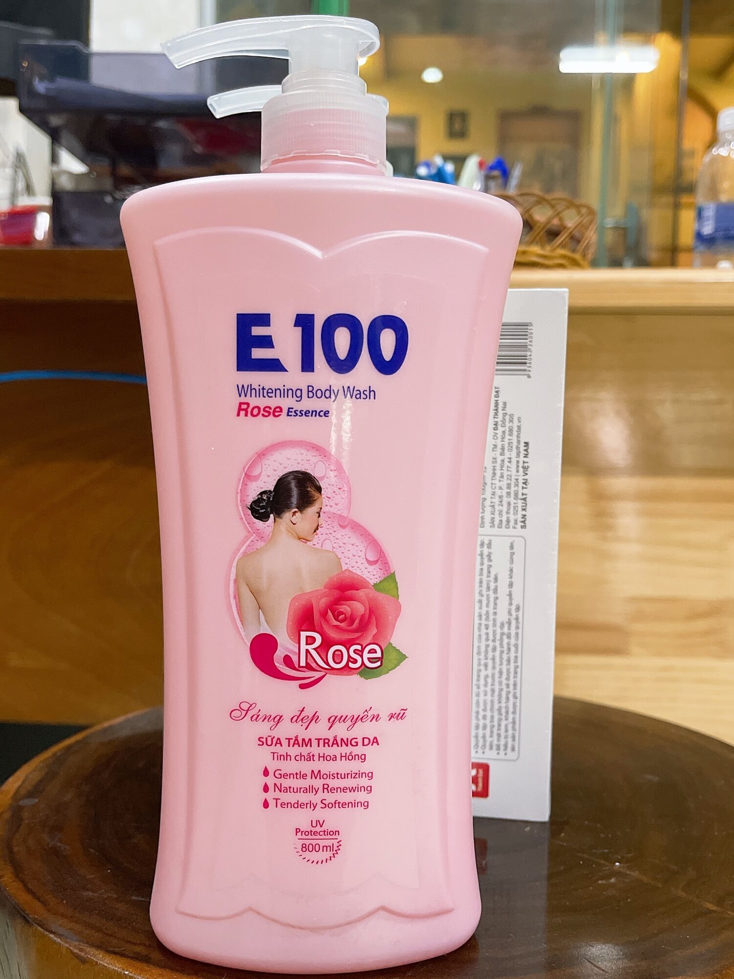 Sữa tắm trắng da tinh chất dê -tinh chất hoa Hồng E100 80 ml