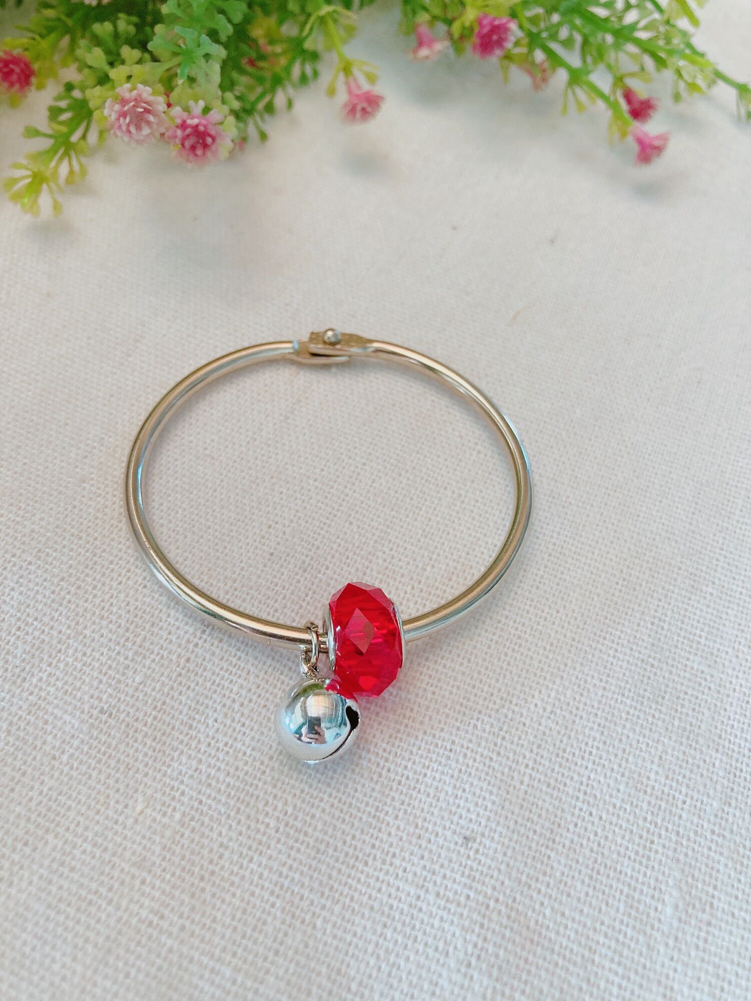 Kiềng tay 55mm charm đủ màu sắc