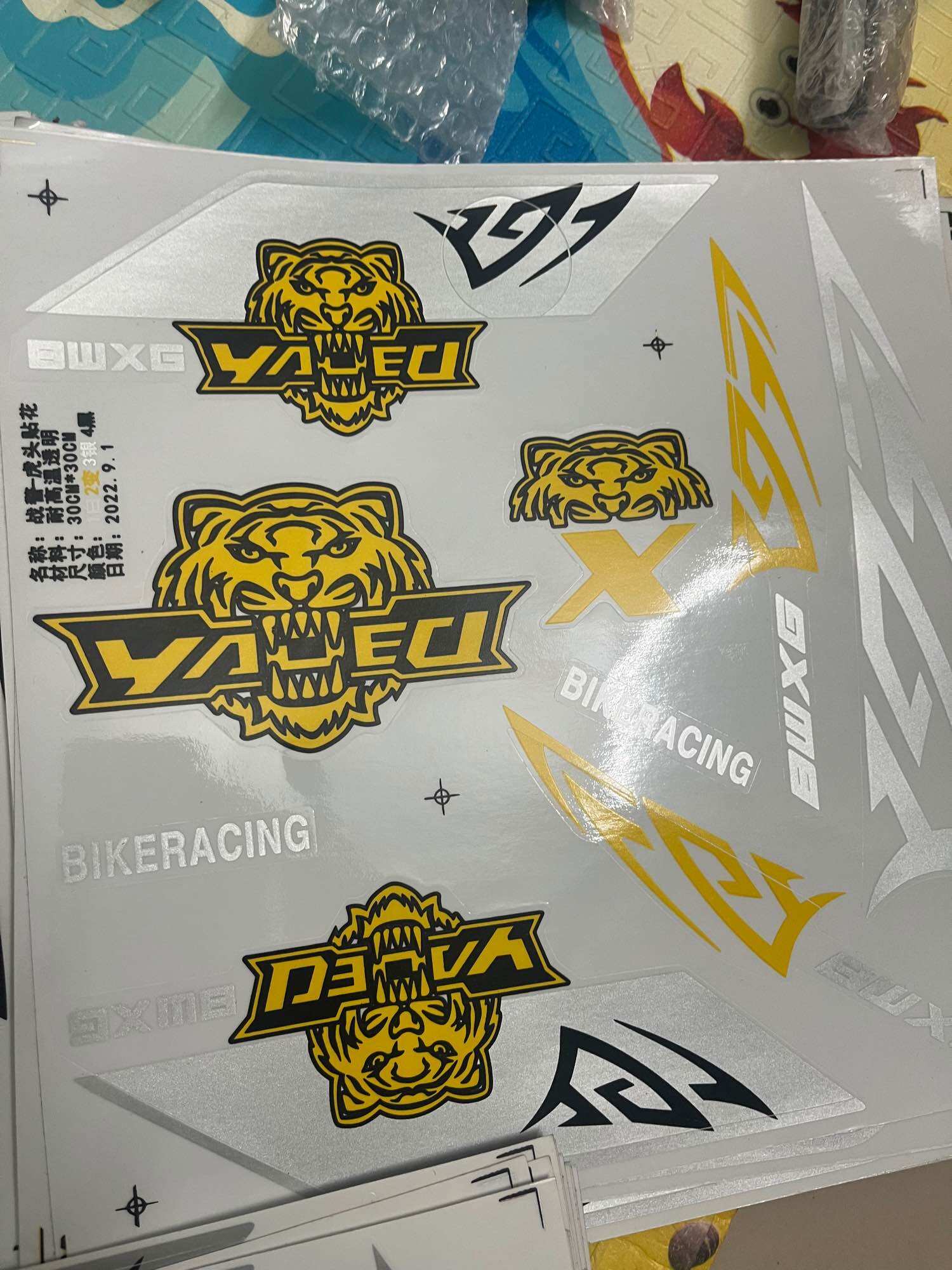Bộ tem hổ Trung Quốc dán xe điện xmen