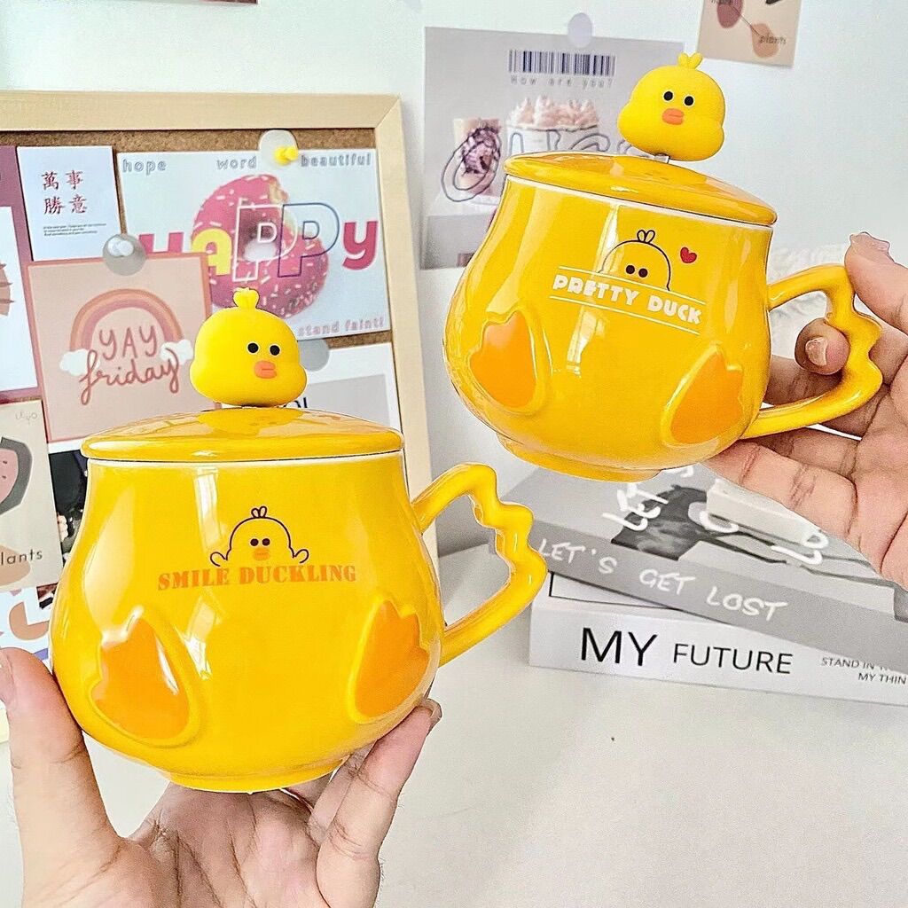 Ly cốc sứ có nắp kèm thìa hình chú vịt vàng đáng yêu dễ thương cute 400ml