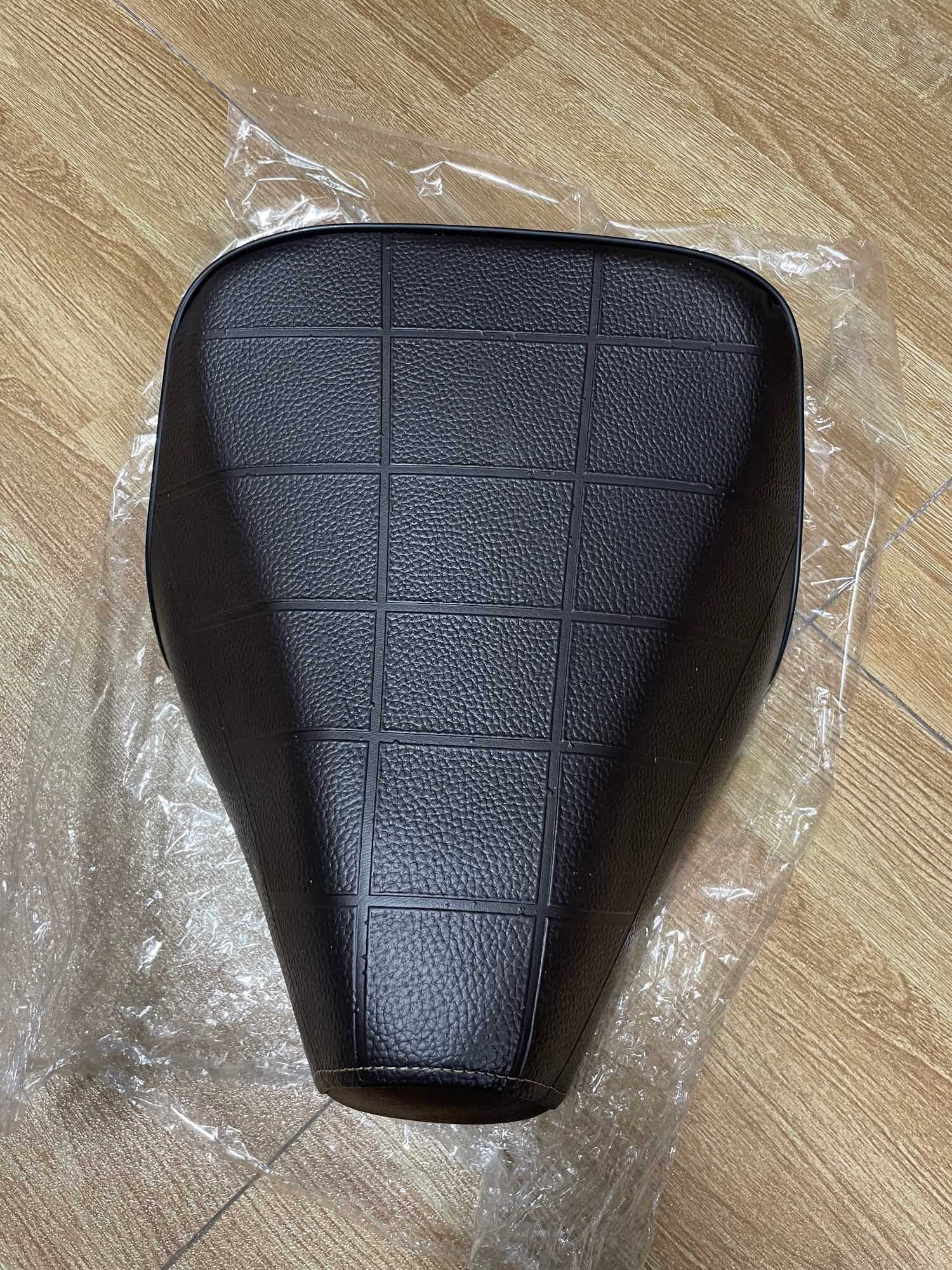 Yên trước xe Super Cup 50 ,81 ,82 ( màu nâu- yên theo xe chính hãng honda)
