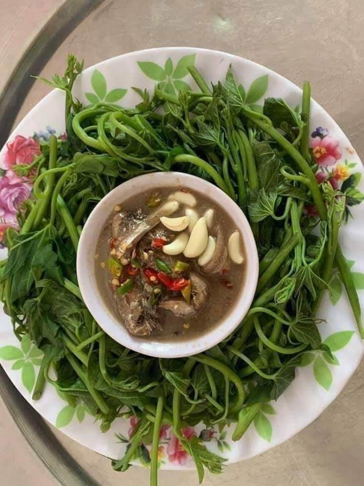 Mắm Cá Cơm Nguyên Con( Mắm cái Con) _ Quảng Ngãi ( Chai 400gr)