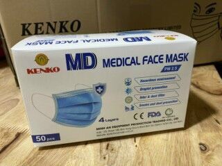 Khẩu trang y tế 100% chính hãng Medical face mask 4 lớp màu trắng , mau xanh 1hộp 50pcs giúp lọc bụi mịn kháng khuẩn chống nắng cho bạn an toàn mọi lúc mọi nơi giao ngẩu nhiên