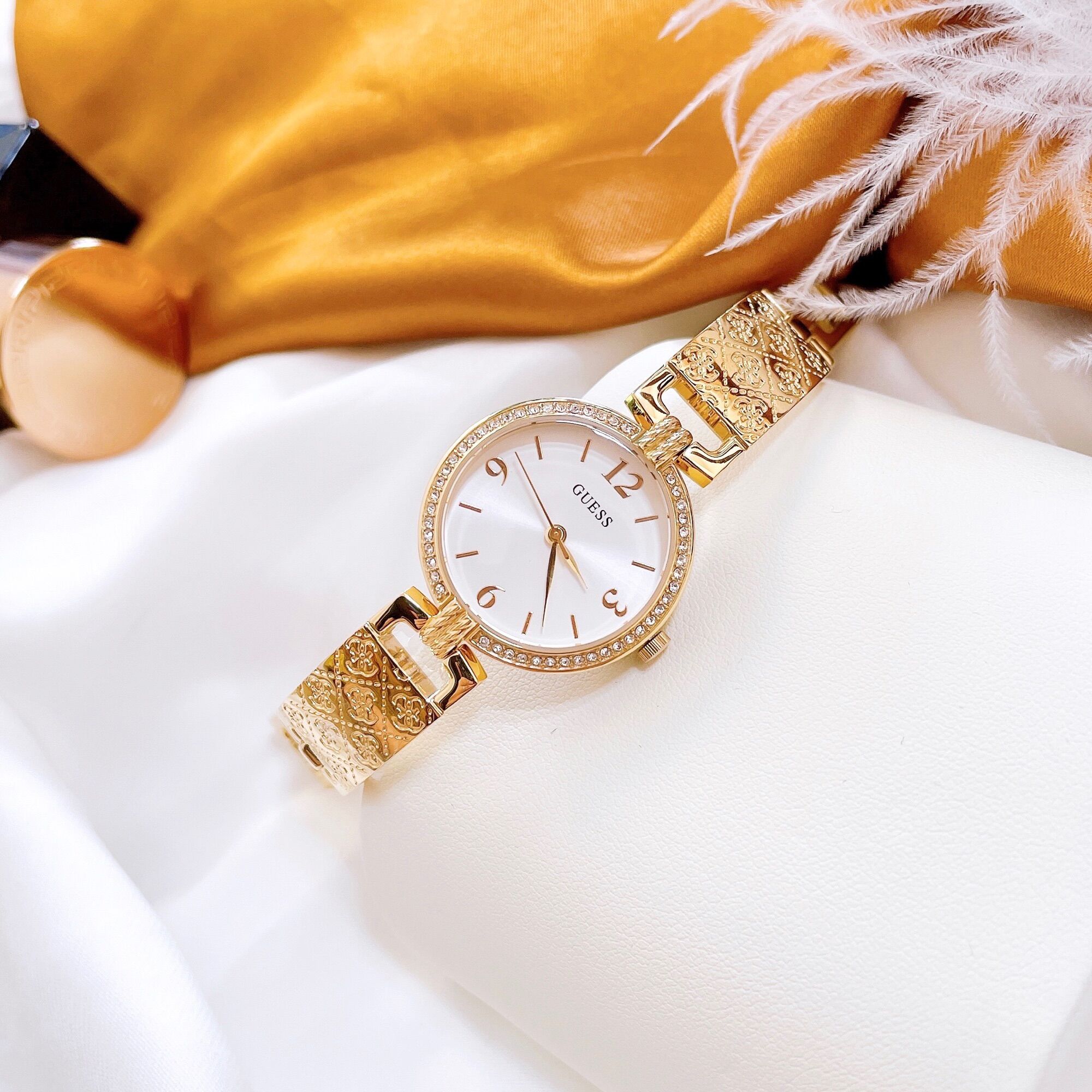 Đồng Hồ Nữ Guess Gold Tone