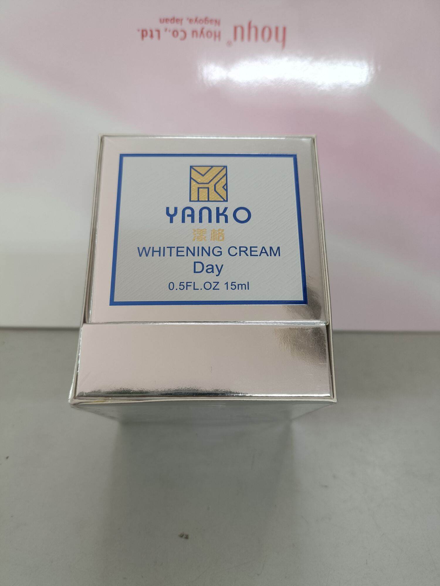 Yanko bạc ngày