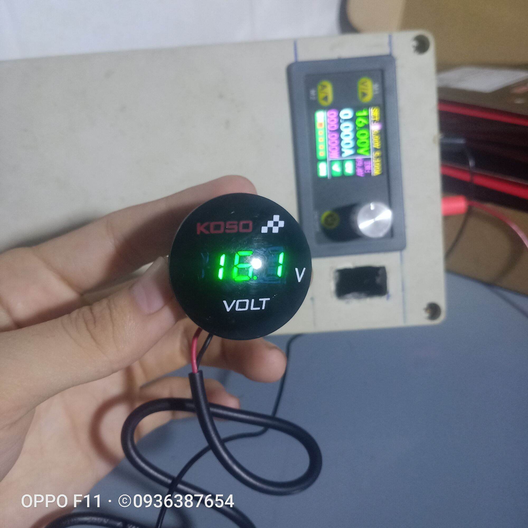 Đồng hồ đo vol KOSO kiểu tròn