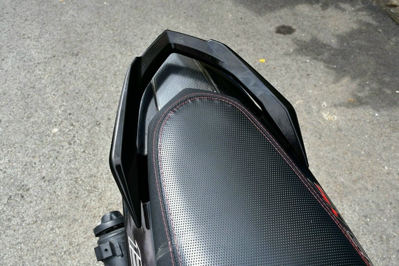 Cảng Nhôm Ex135 Đen và Cacbon