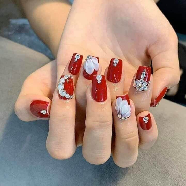 Móng tay úp vuông fom chuẩn đẹp y hình
