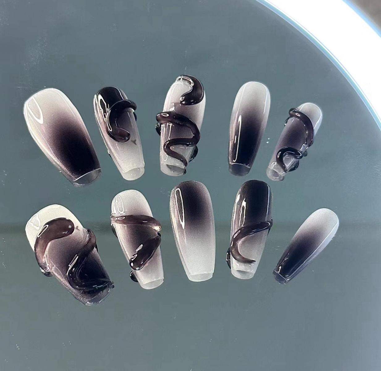 Nail box thiết kế màu thạch ombre , họa tiết nổi hình rắn - 28