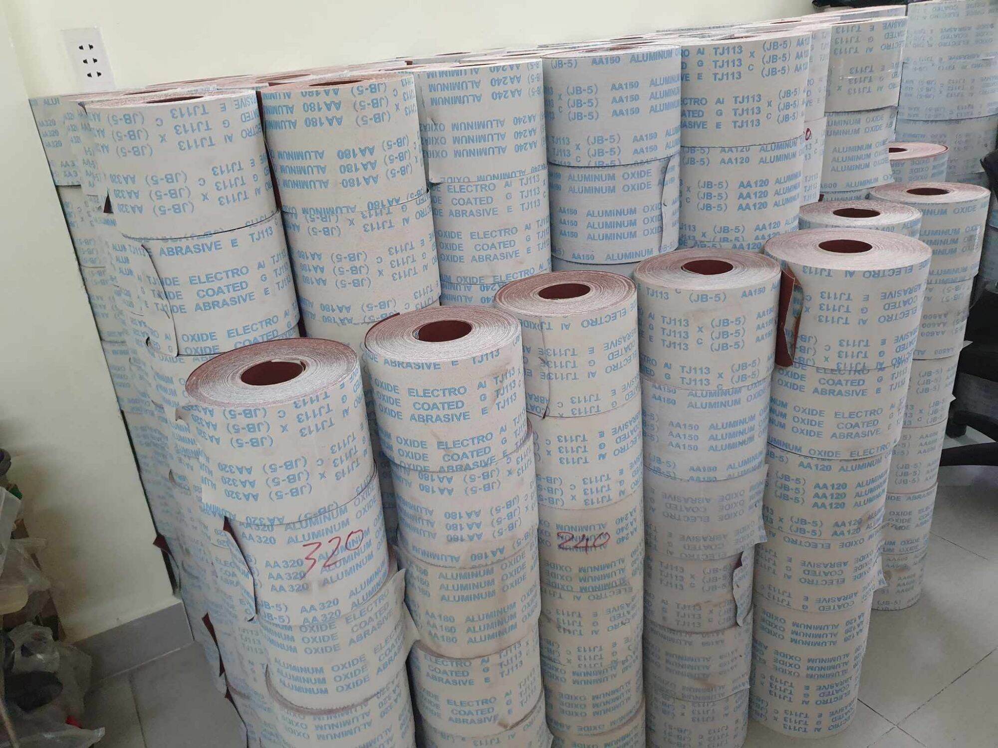 Nhám vải cuộn jb-5 AA80 150mm×45 mét ( 1 cuộn)