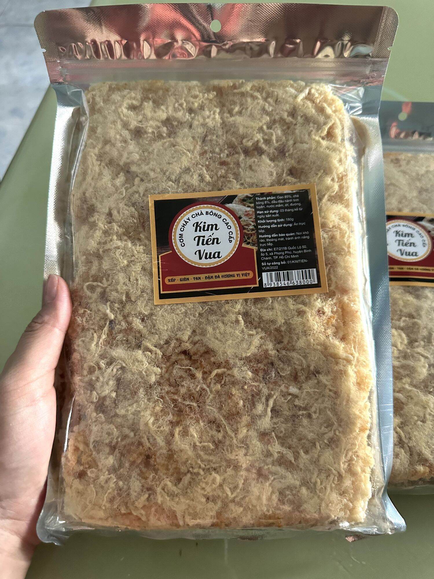 Cơm cháy chà bông tiến vua bịch 200gram. Cơm cháy siêu chà bông, cơm cháy tiến vua. Sản phẩm giống như hình shop chụp.