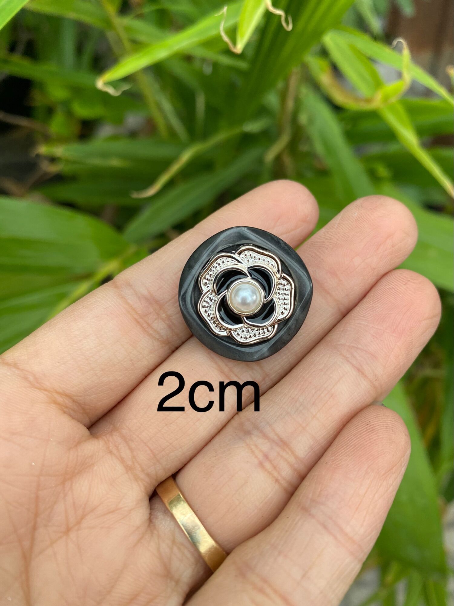 Nút vest nhuỵ hoa 2cm siêu sang