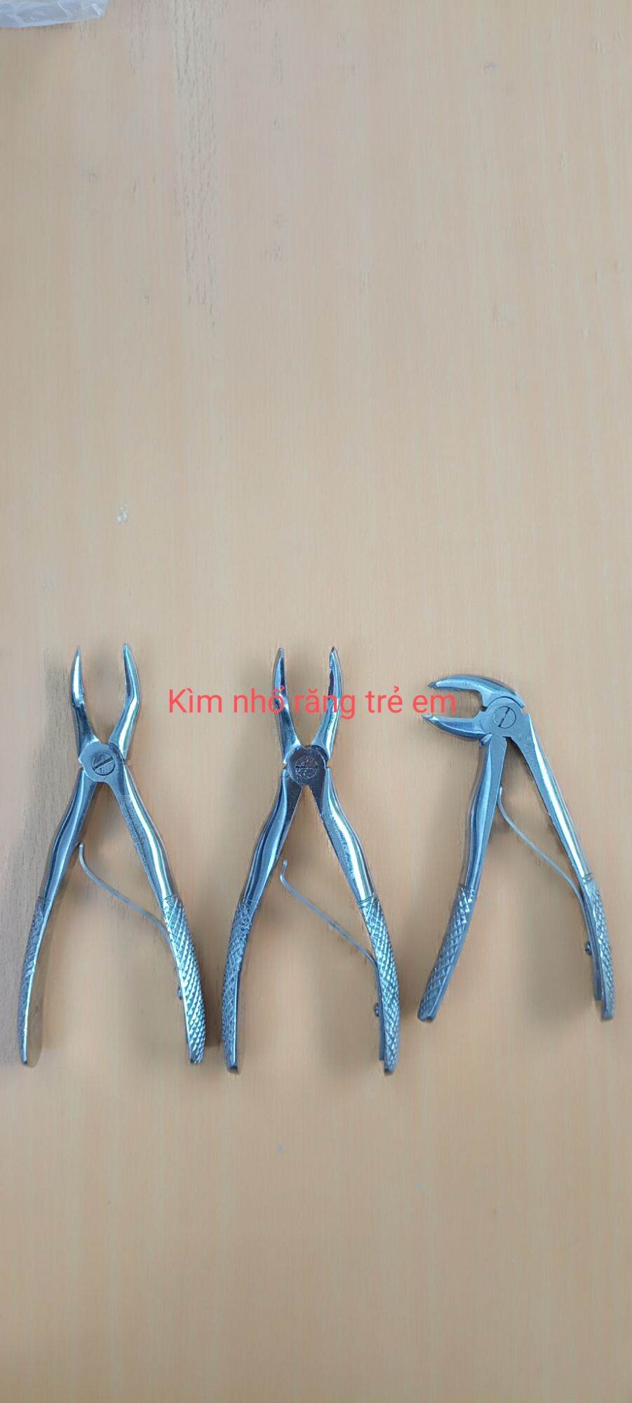 Kìm nhổ răng trẻ em