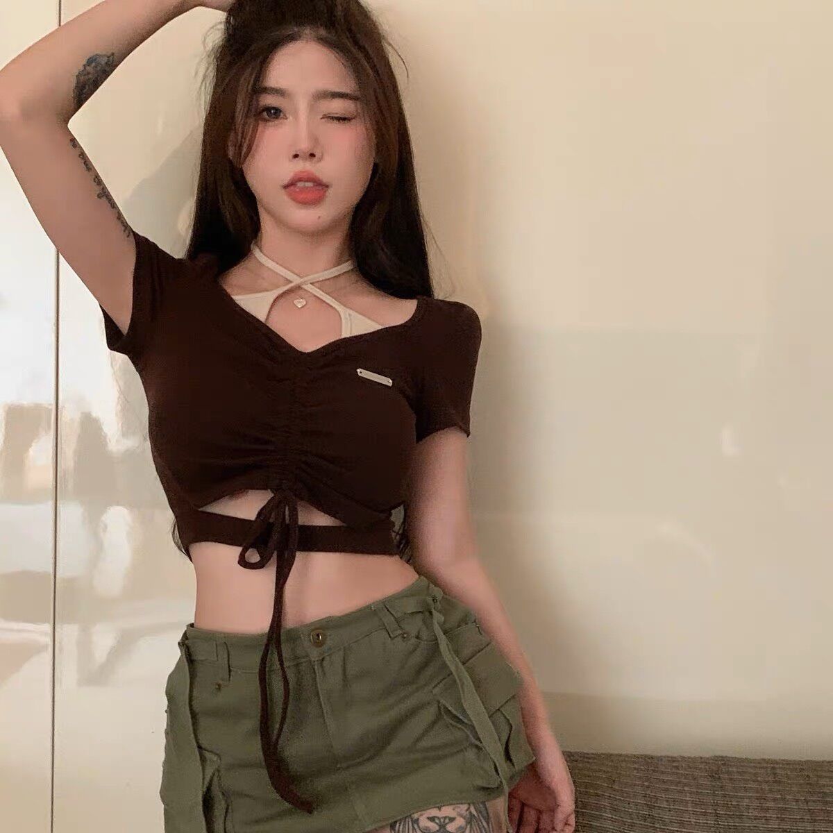Áo croptop phối yếm SOS