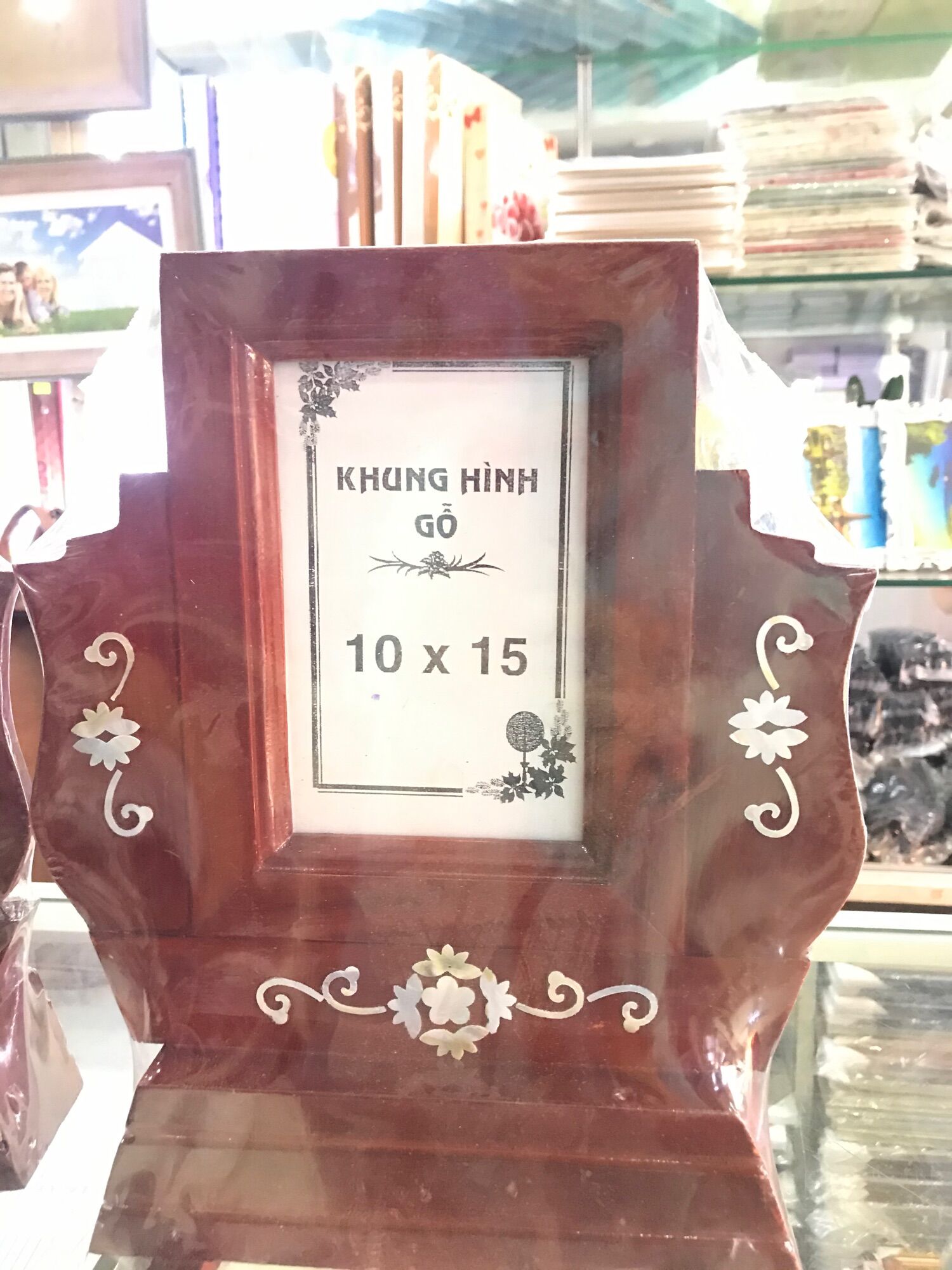 Khung hình thờ có chân (10x15)