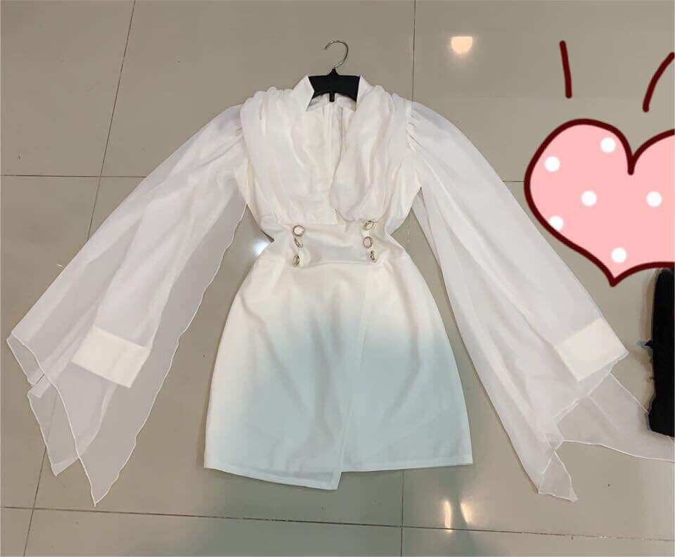 Đầm Ôm Cổ Hở Tay Phối Voan